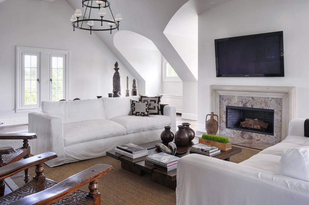 Villa Maria andretchelistcheffarchitects Country style media rooms
