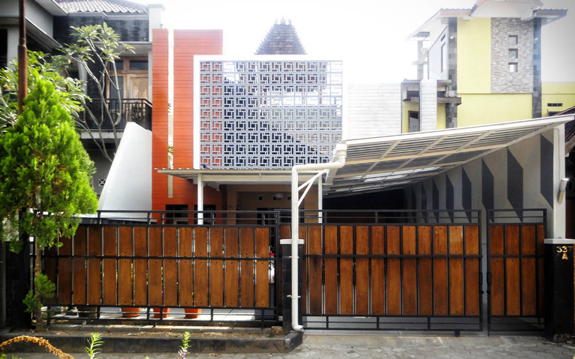 Perspektif Tampak Depan studioindoneosia Rumah tinggal Komposit Kayu-Plastik