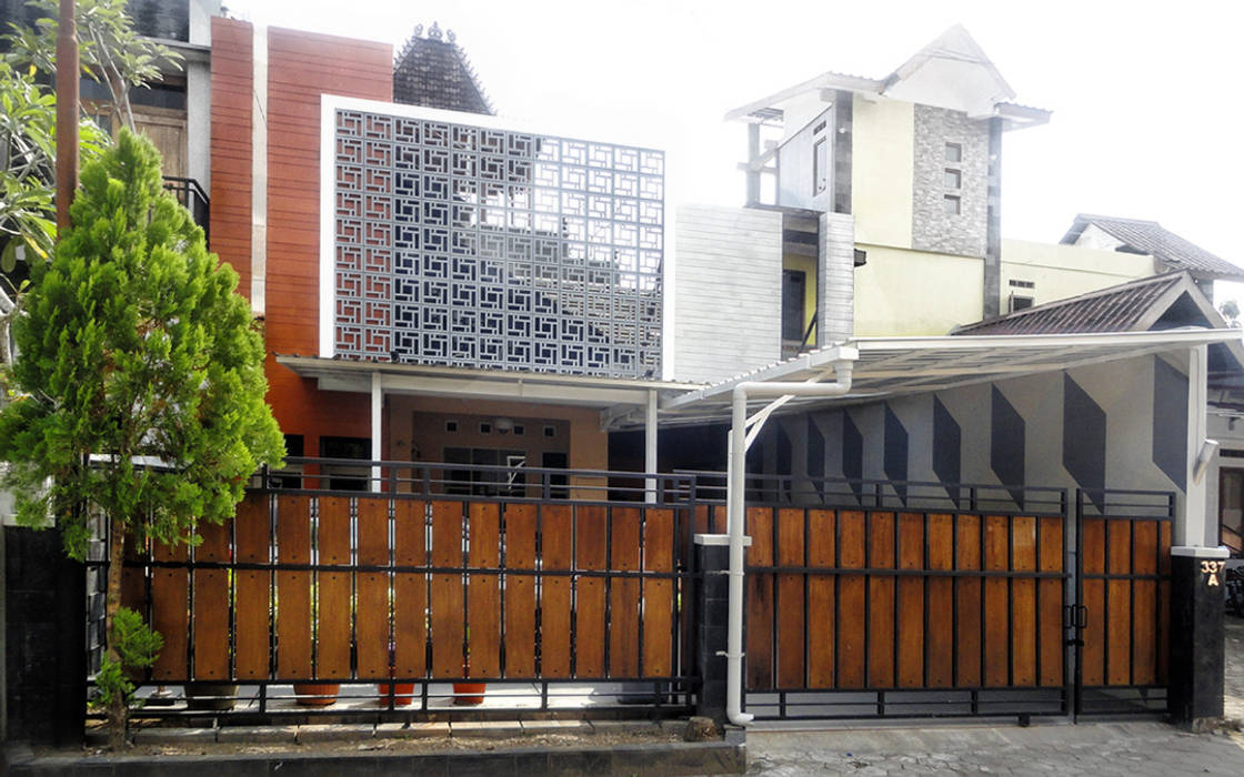 Perspektif tampak depan studioindoneosia Rumah Modern Komposit Kayu-Plastik