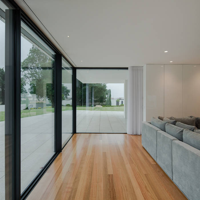 Casa BL, HUGO MONTE | ARQUITECTO HUGO MONTE | ARQUITECTO Minimalist living room Wood Wood effect