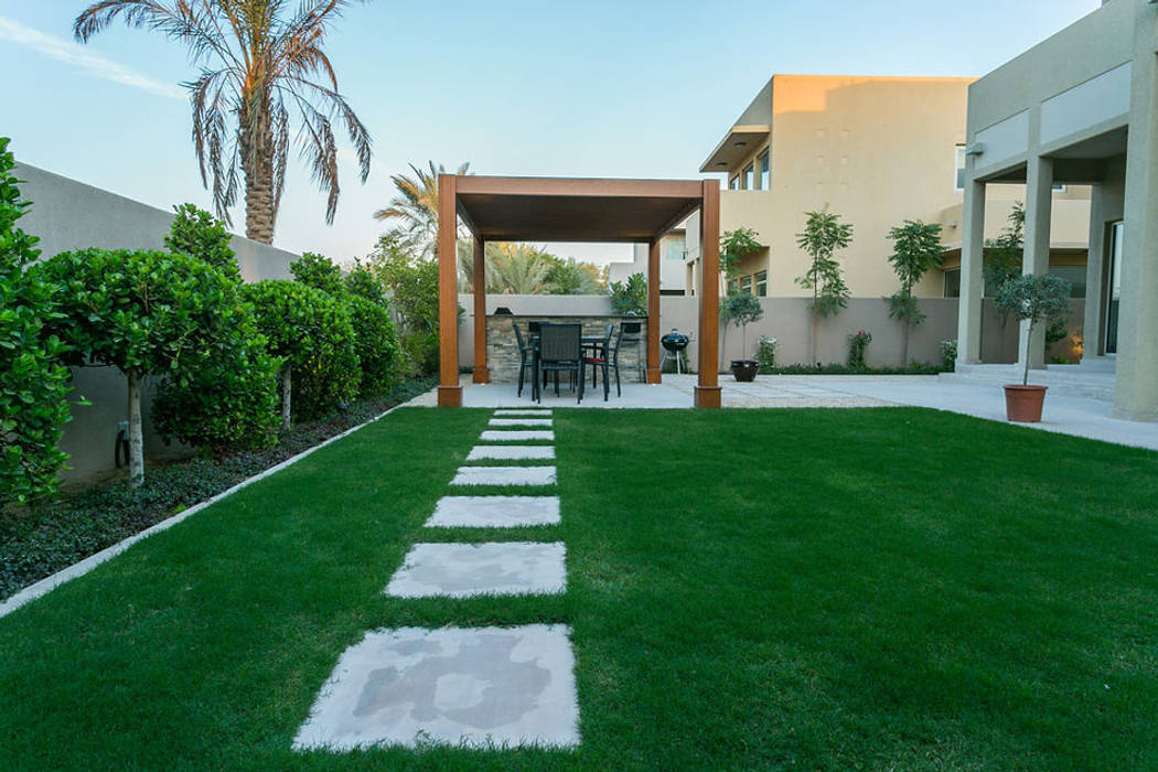 Saheel Villa, Hortus Landscaping Works LLC Hortus Landscaping Works LLC Bodegas de jardín