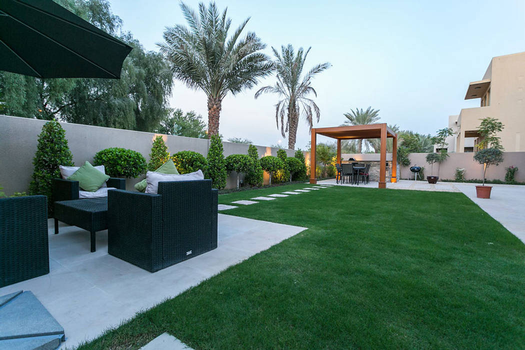 Saheel Villa, Hortus Landscaping Works LLC Hortus Landscaping Works LLC Casitas de jardín