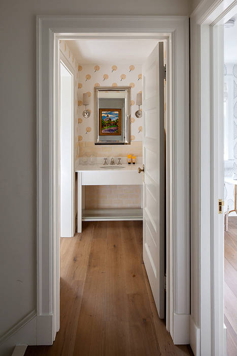 Shelter Island Country Home andretchelistcheffarchitects Industrial style bathroom country home,french door,lofty kitchen,polished concrete,concrete floor,steel,steel structural,wood,shelter island,new york