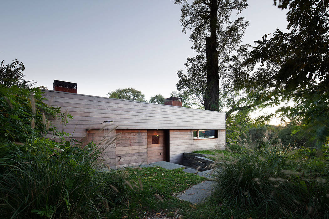 Hudson Valley Spa, andretchelistcheffarchitects andretchelistcheffarchitects Rumah kayu