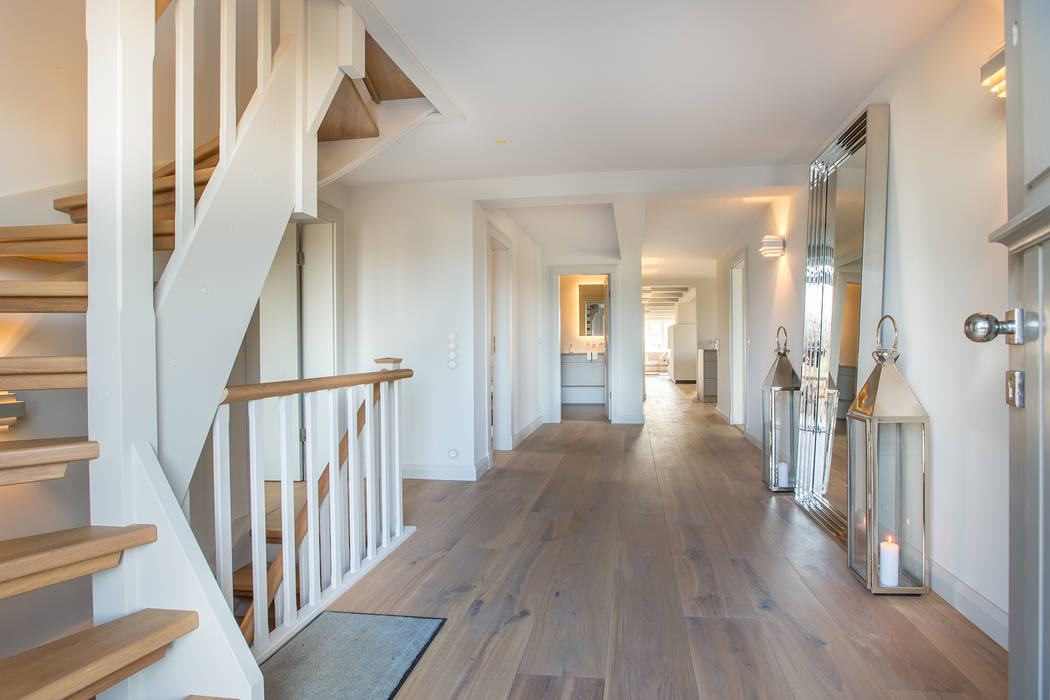 High-End-Homestaging auf Sylt, Home Staging Sylt GmbH Home Staging Sylt GmbH Country style corridor, hallway& stairs