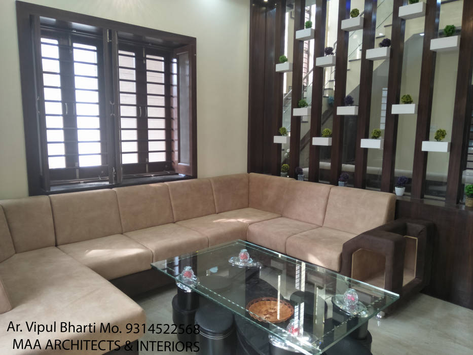 Sunil ji Kalyani , MAA ARCHITECTS & INTERIOR DESIGNERS MAA ARCHITECTS & INTERIOR DESIGNERS Modern living room