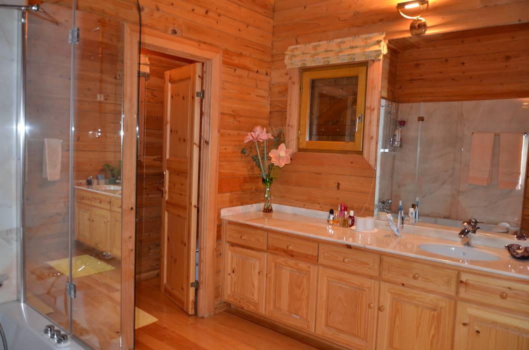 RUSTICASA | Casa da Caniçada | Terras de Bouro, RUSTICASA RUSTICASA Rustic style bathroom Solid Wood Multicolored