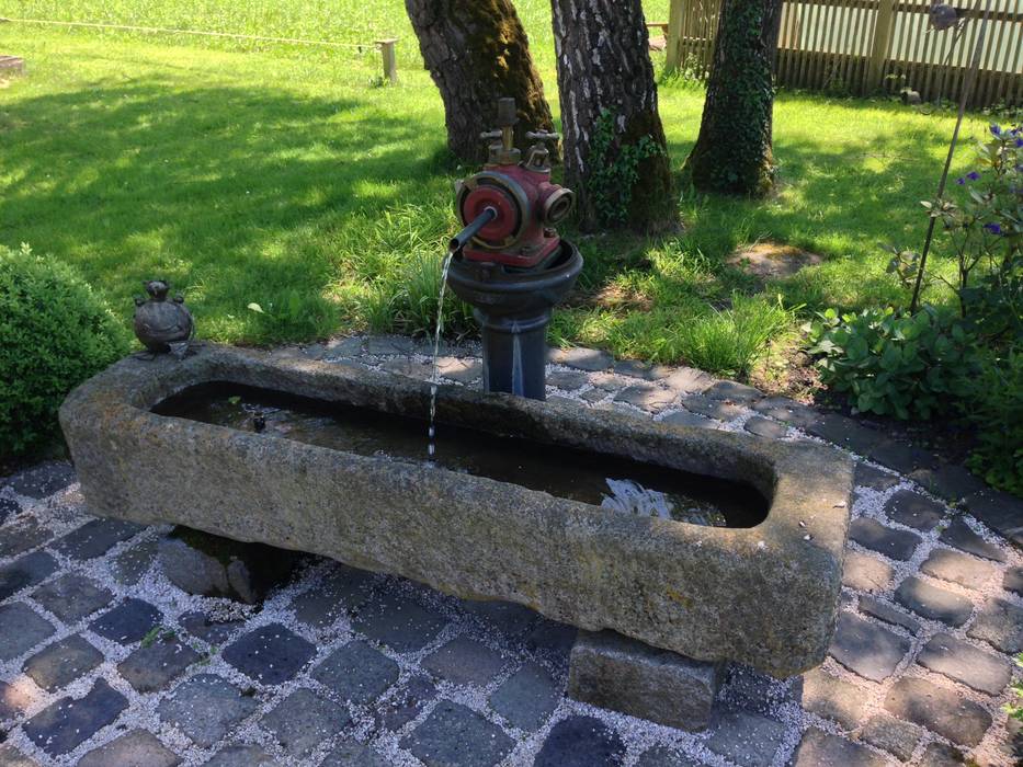 Alter Steintrog Mit Einlauf Ausgefallener Garten Von Steiner