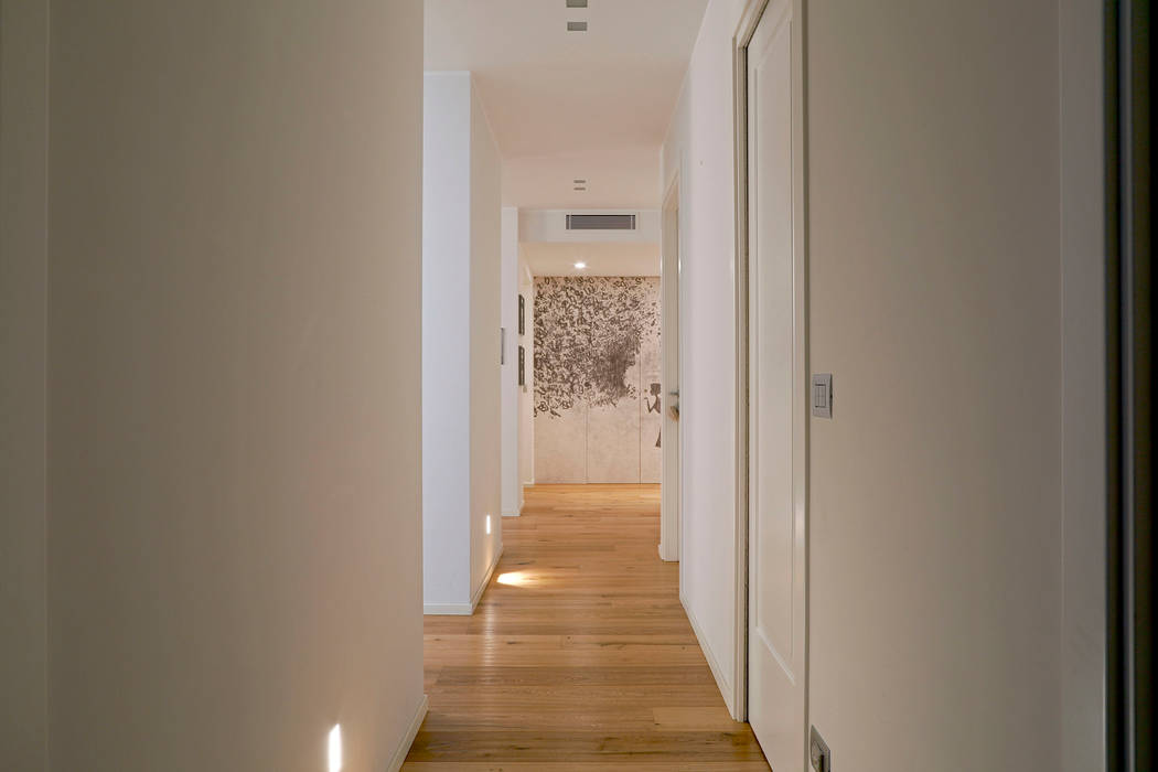 perfect fit, studio ferlazzo natoli studio ferlazzo natoli Minimalist corridor, hallway & stairs