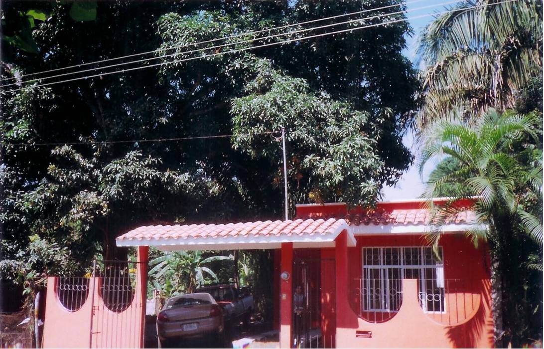 CASA TERMINADA FRANCISCO MONTIEL Casas unifamiliares Ladrillos