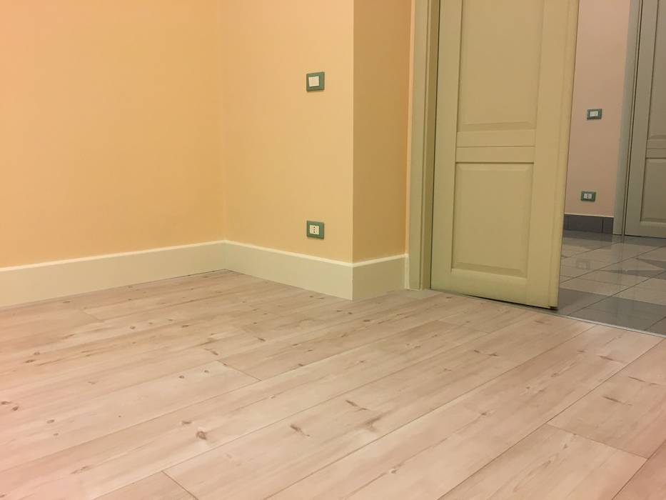 Pavimento laminato in HPL in una scuola di Roma, Soloparquet Srl Soloparquet Srl Spazi commerciali Scuole