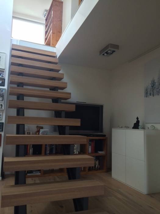 Treppe In Spitzboden Moderne Wohnzimmer Von Treppenbau Biehler