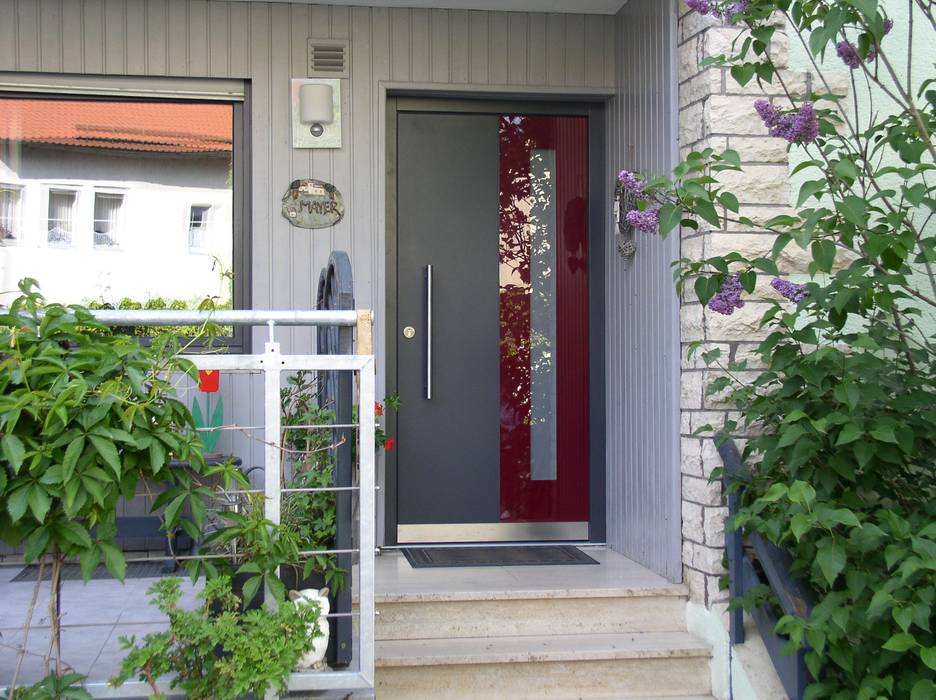 Haustür, Treppenbau Biehler Treppenbau Biehler Modern style doors Wood Wood effect