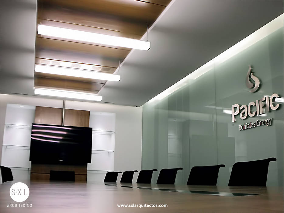 Oficinas Pacific Rubiales Energy, SXL ARQUITECTOS SXL ARQUITECTOS Study/office