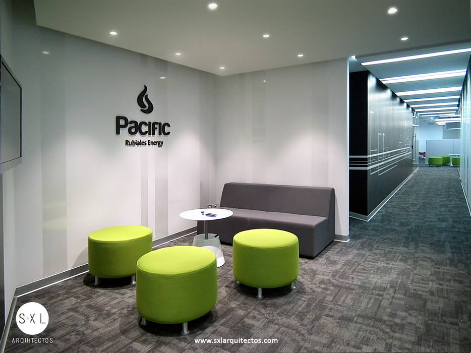 Oficinas Pacific Rubiales Energy, SXL ARQUITECTOS SXL ARQUITECTOS Modern study/office