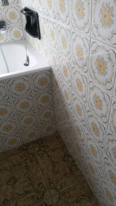 Due Bagni Vintage, Architetto Alberto Colella Architetto Alberto Colella Modern Bathroom Ceramic