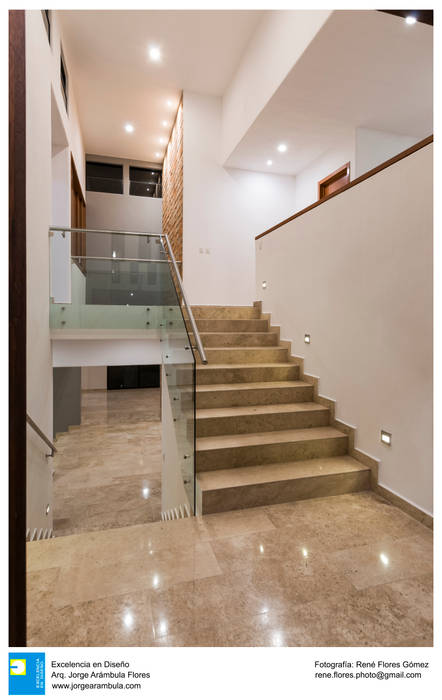 Escalera Excelencia en Diseño Pasillos, vestíbulos y escaleras modernos