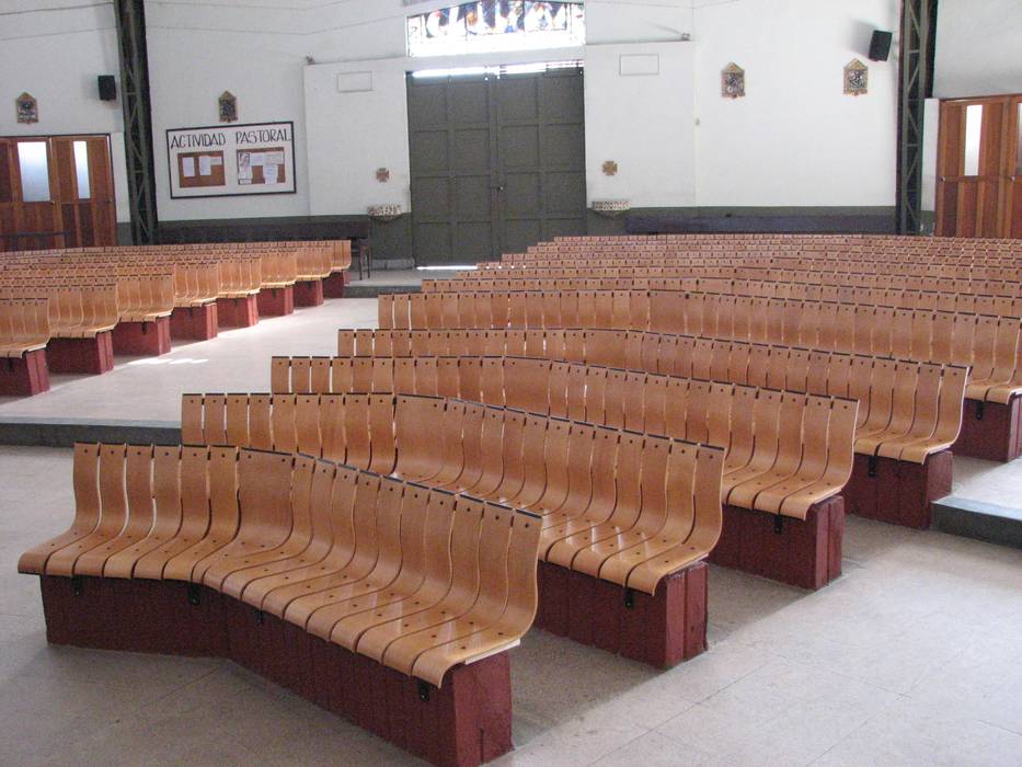 Iglesia San Bernardo Metalmuebles Salas de estilo colonial Madera Acabado en madera Taburetes y sillas