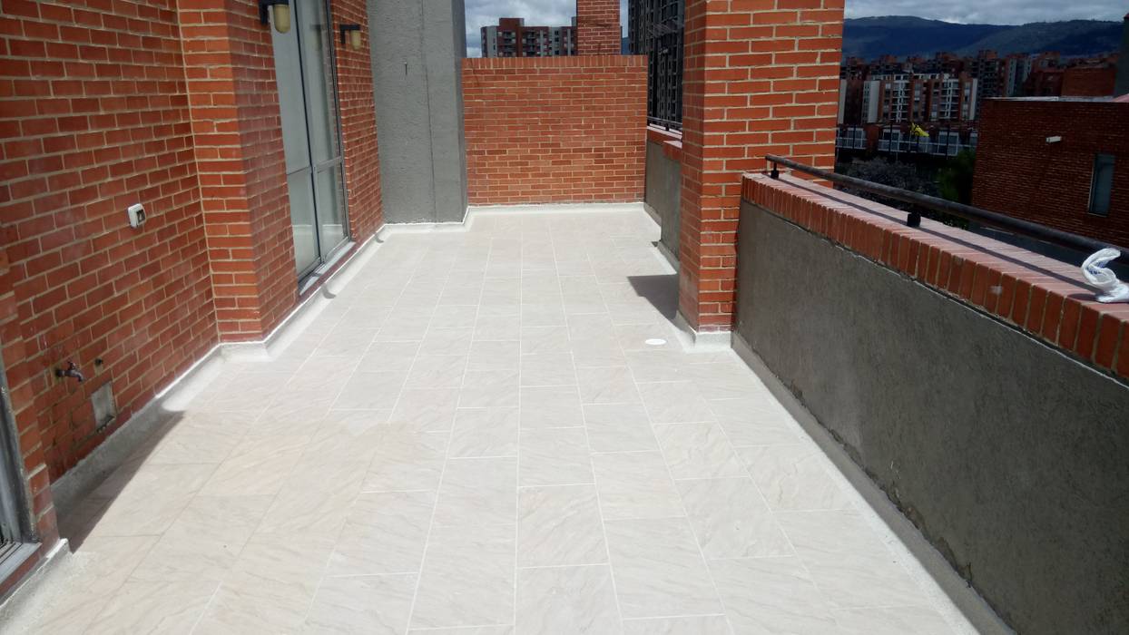 remodelacion terraza, CELIS & CELIS INGENIEROS CONSTRUCTORES S.A.S CELIS & CELIS INGENIEROS CONSTRUCTORES S.A.S Balkon, Beranda & Teras Modern