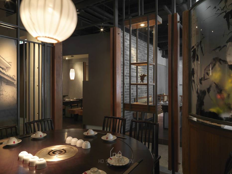 鼎王麻辣火鍋/高雄明華店, Ho.space design 和薪室內裝修設計有限公司 Ho.space design 和薪室內裝修設計有限公司 商业空间 餐廳