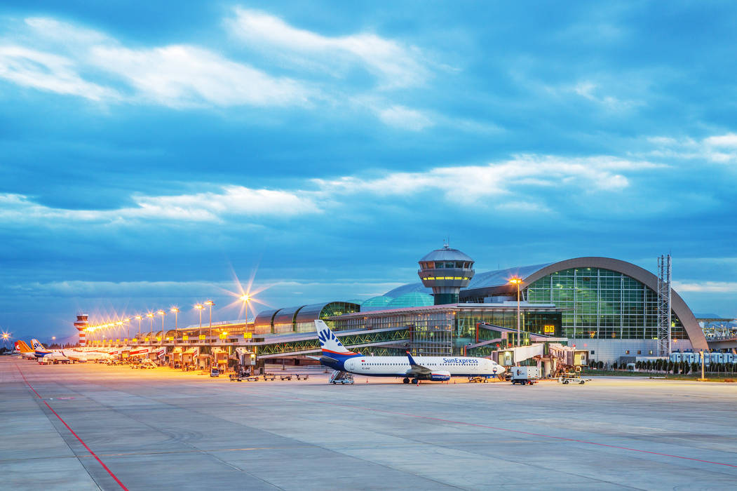 Adnan Menderes Airport International and Domestic Terminal Hazan Mimarlık مساحات تجارية مطار