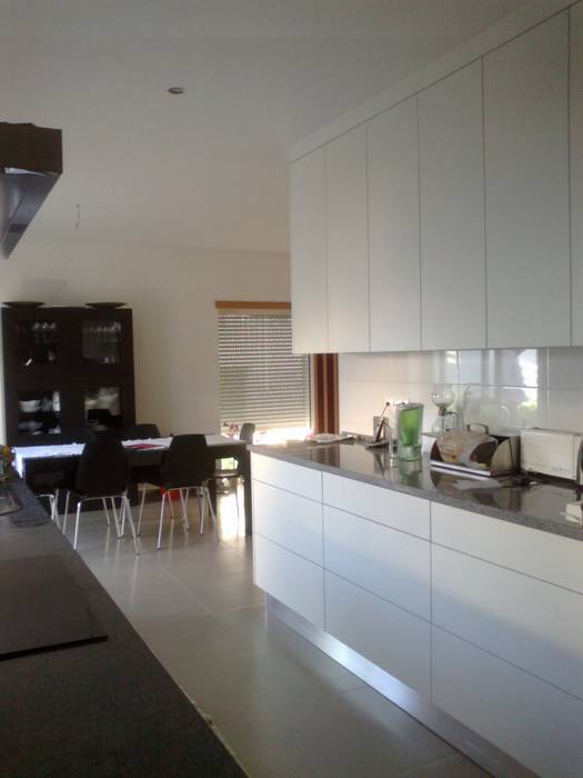 Sala/Cozinha Cozinhas minimalistas por Leonor da Costa Afonso Minimalista