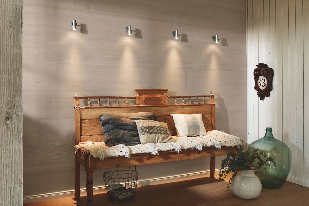 homify Pasillos, vestíbulos y escaleras de estilo clásico