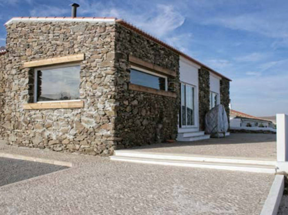 Monte do Guerreiro, Grupo Norma Grupo Norma Rustic style house