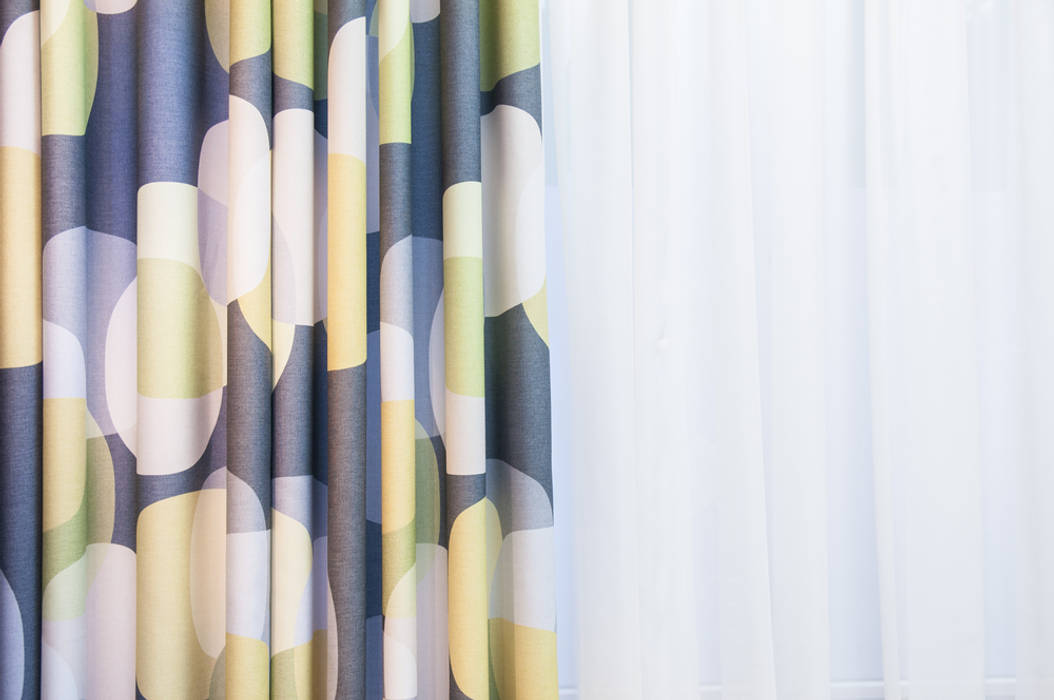 Beautiful curtains, blinds and soft furnishings, Bluebird Bespoke Bluebird Bespoke Janelas de madeira
