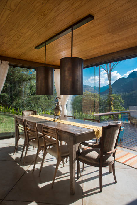 Casa na Montanha, Giselle Wanderley arquitetura Giselle Wanderley arquitetura Country style dining room