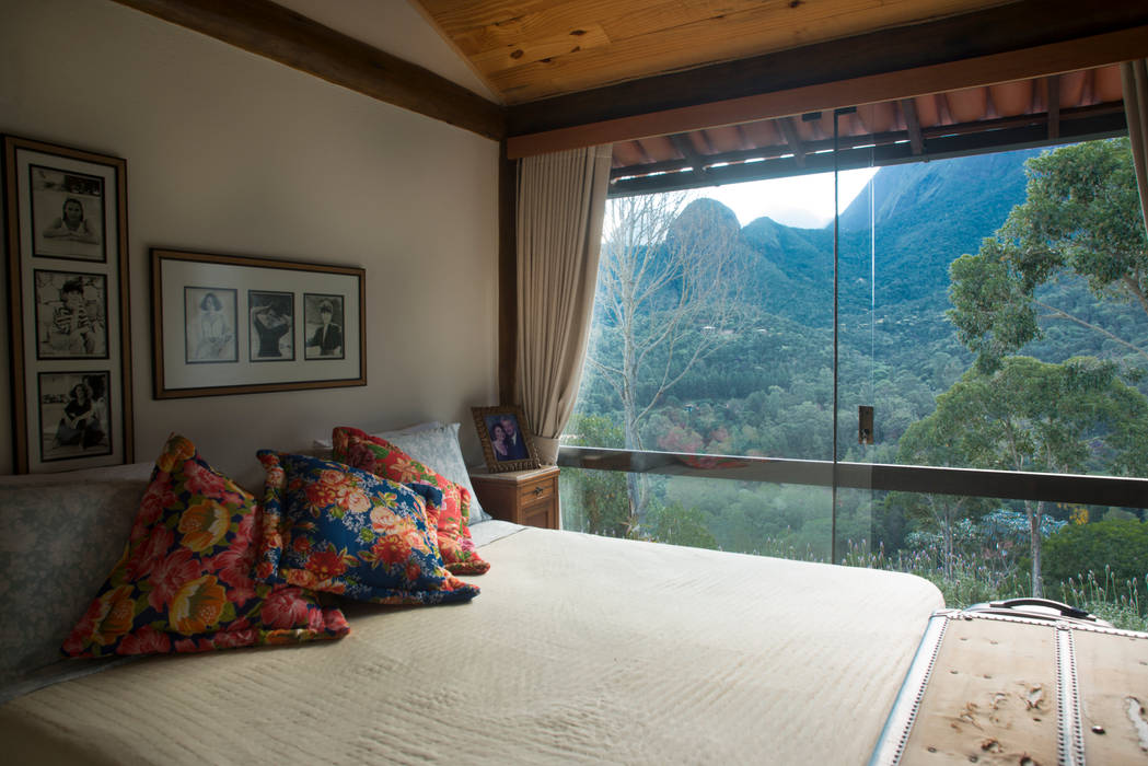 Casa na Montanha, Giselle Wanderley arquitetura Giselle Wanderley arquitetura Country style bedroom