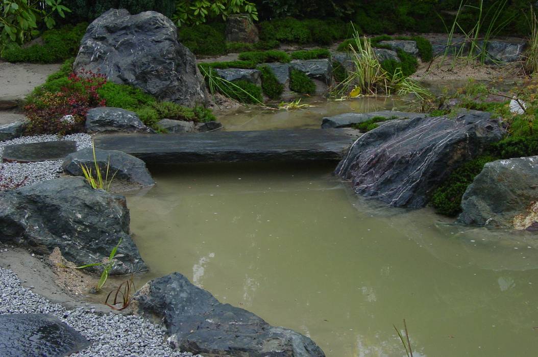 Moosgarten mit Teich und Wasserfall in Gießen, japan-garten-kultur japan-garten-kultur