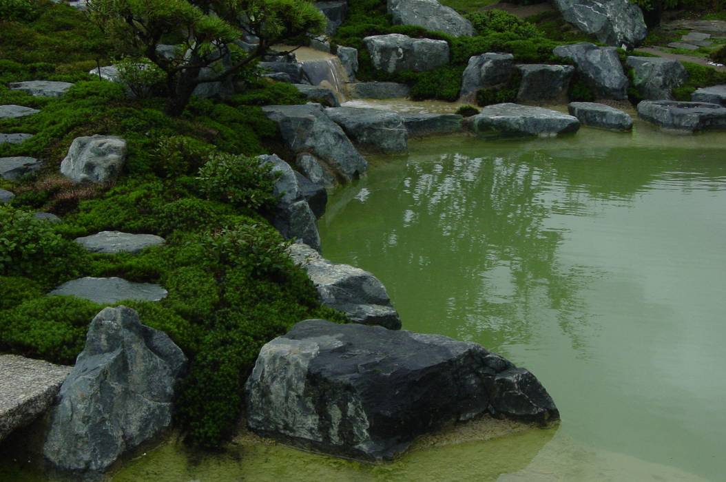 Moosgarten in Nord-Harz mit Teich und Wasserfall mit drei Kaskaden, japan-garten-kultur japan-garten-kultur