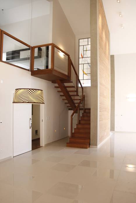 Projeto - Residencial, Fernanda Quelhas Arquitetura Fernanda Quelhas Arquitetura Couloir, entrée, escaliers modernes