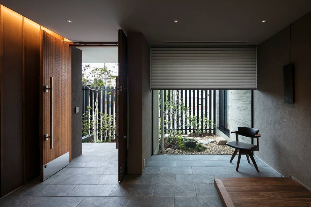 青葉町の家, 吉川弥志設計工房 吉川弥志設計工房 Modern Corridor, Hallway and Staircase