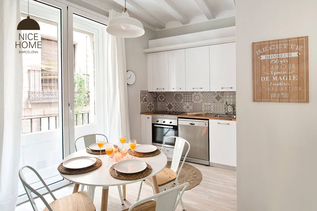 Un piso de Estilo Mediterráneo, espacios frescos y recién Remodelado, Nice home barcelona Nice home barcelona ห้องครัว