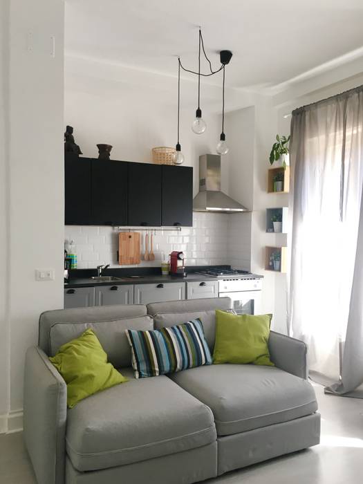 Mini appartamento in grigio, Home Lifting Home Lifting Skandinavische Wohnzimmer