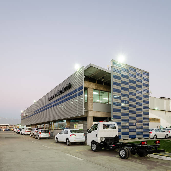 Indumotora, Bschneider Arquitectos e Ingenieros Bschneider Arquitectos e Ingenieros 商业空间 汽車交易商