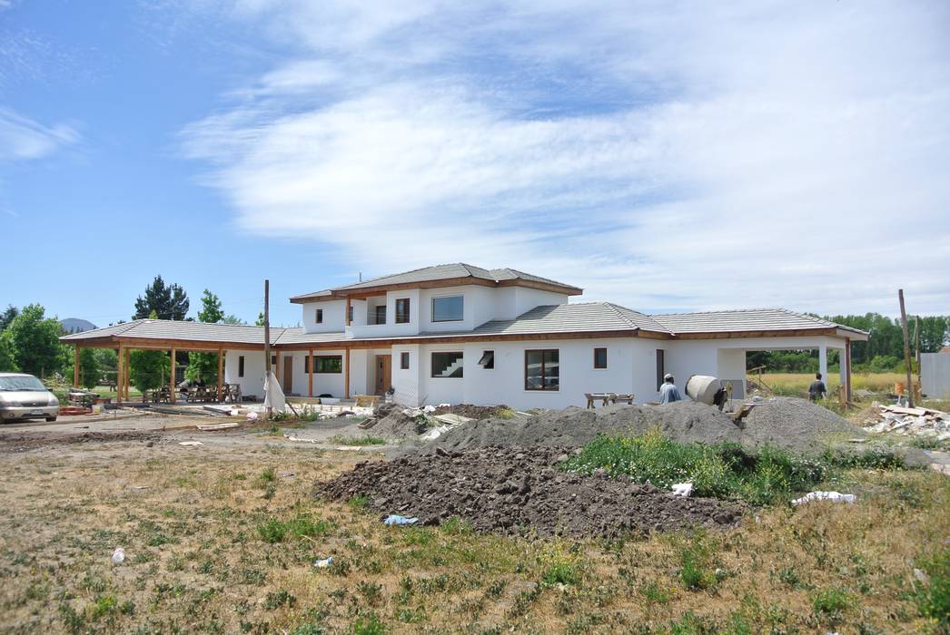 Casa Don Ladislao, AtelierStudio AtelierStudio Colonial style houses