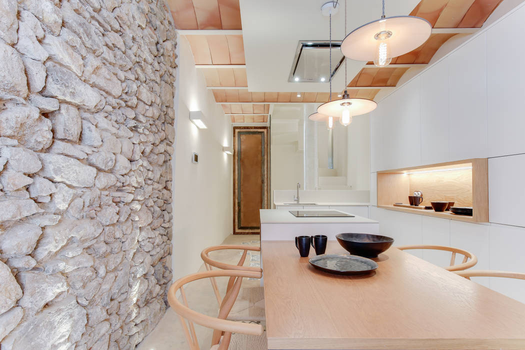 Casa de 3 niveles con rehabilitación integral para sus 140m2 , Lara Pujol | Interiorismo & Proyectos de diseño Lara Pujol | Interiorismo & Proyectos de diseño Cocinas de estilo mediterráneo