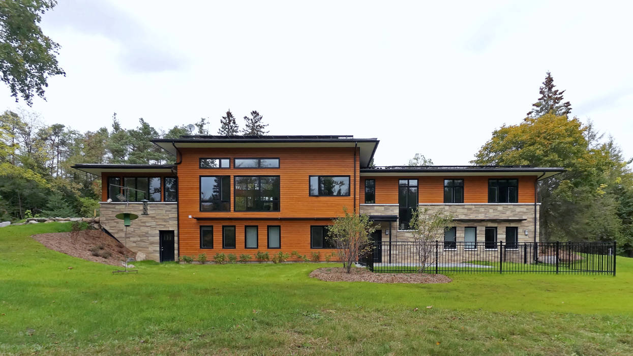 Credit River Valley House, Solares Architecture Solares Architecture カントリーな 家