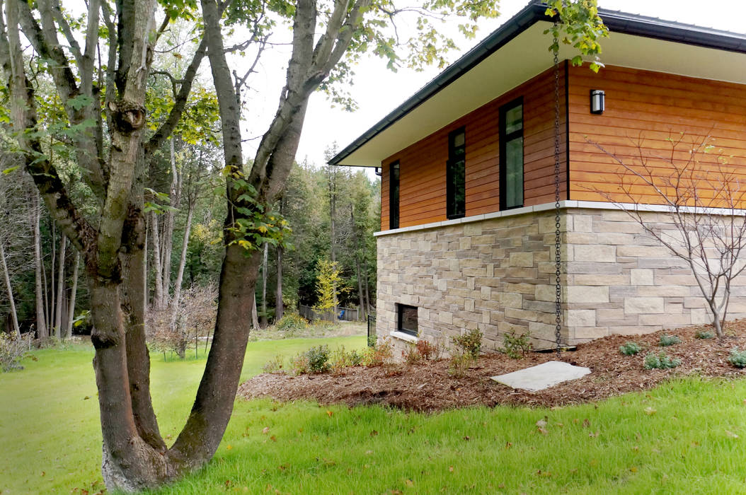 Credit River Valley House - Exterior Solares Architecture Country style houses