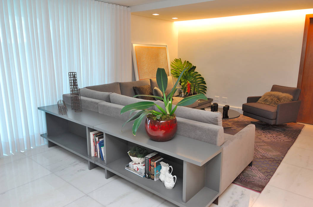 APTO EDUROSE, Gislene Soeiro Arquitetura e Interiores Gislene Soeiro Arquitetura e Interiores Modern living room