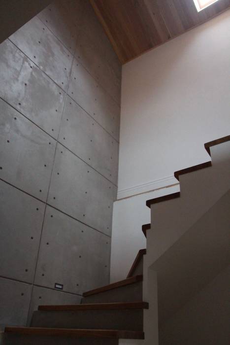 3 Storey town house , Papersky Studio Papersky Studio Industrial style corridor, hallway and stairs