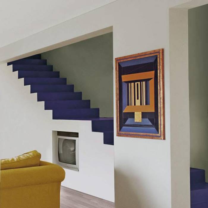 living Studio Greci Ingresso, Corridoio & Scale in stile moderno interni,interior,scala blu,blu,progettazione,living,scala,accesso,sofa,divano