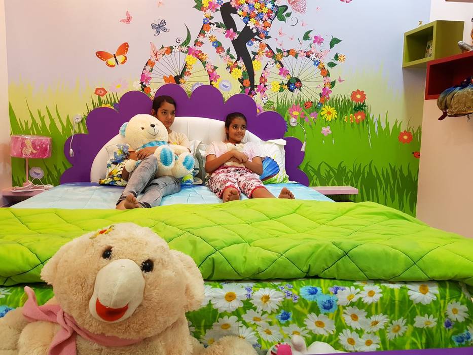 Kid's bedoom Arch Point Modern nursery/kids room Beds & cribs