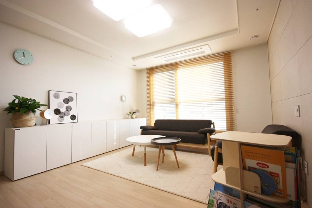 따뜻한 내츄럴 홈스타일링, homelatte homelatte Minimalistische Wohnzimmer