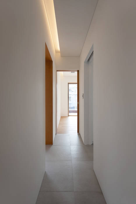 팔판동 단독주택, 서가 건축사사무소 서가 건축사사무소 Modern corridor, hallway & stairs