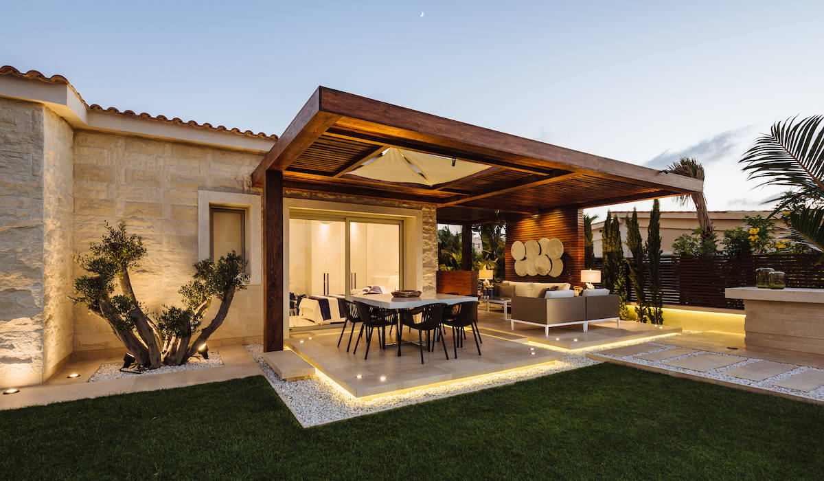 North Coast Villa, Hossam Nabil - Architects & Designers Hossam Nabil - Architects & Designers Front yard