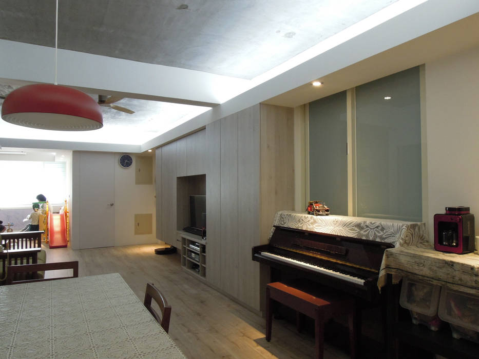 Li Residence, Fu design Fu design Industrial style living room